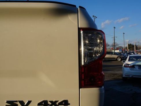 Used 2024 Nissan Titan SV w/ SV Convenience Package image 77