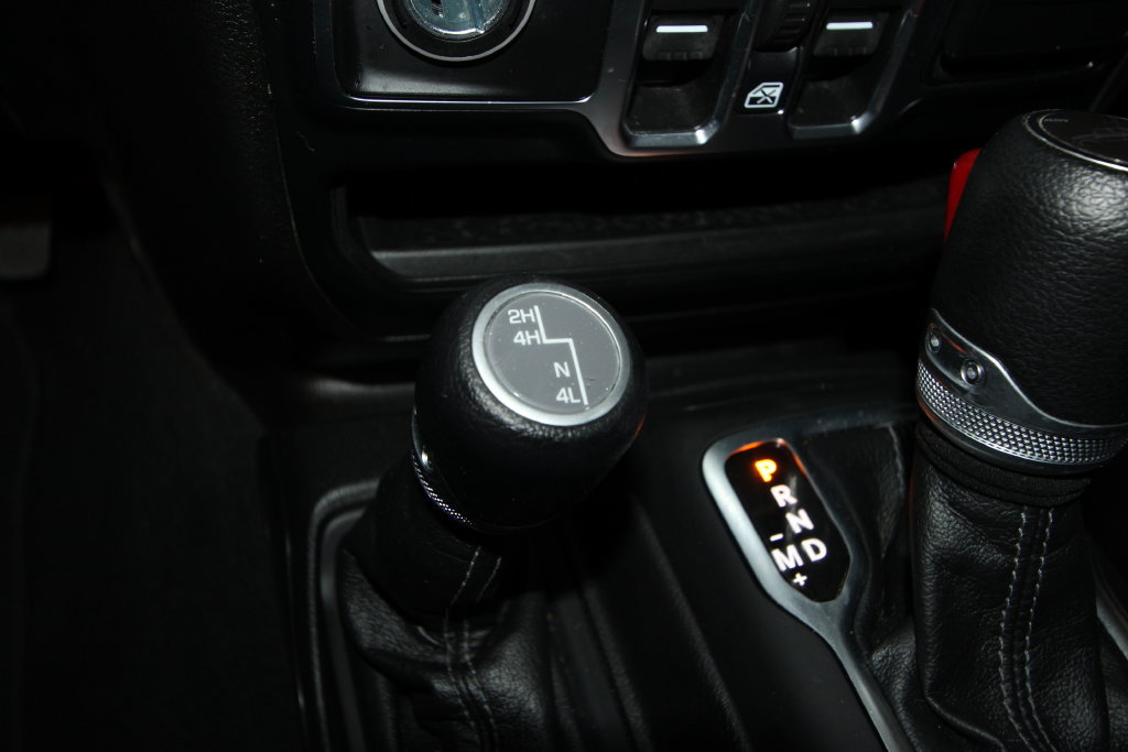 Used 2024 Jeep Gladiator Sport AWD/4WD image 17
