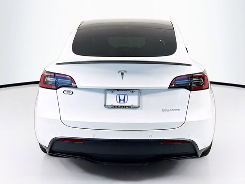 Used 2022 Tesla Model Y Performance image 6