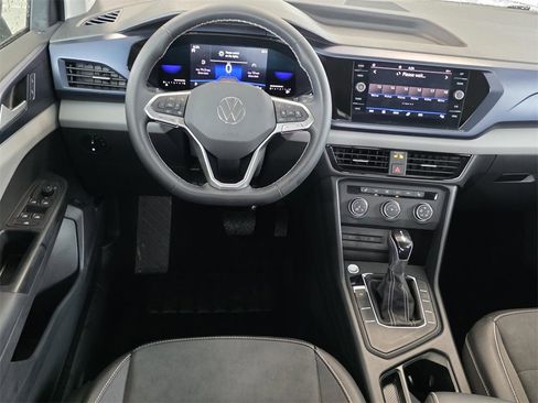 Used 2022 Volkswagen Taos SE image 12