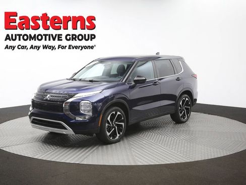 Used 2022 Mitsubishi Outlander SE AWD/4WD image 45