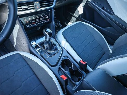 New 2025 Volkswagen Taos SE image 36