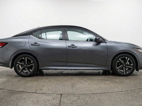 Used 2025 Nissan Sentra SV image 11