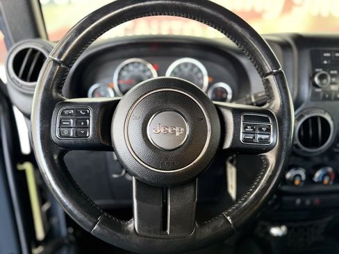 Used 2017 Jeep Wrangler Unlimited Sport image 37