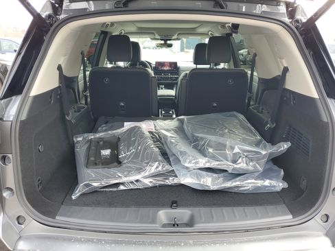 New 2026 Nissan Pathfinder SL w/ SL Premium Package AWD/4WD image 31
