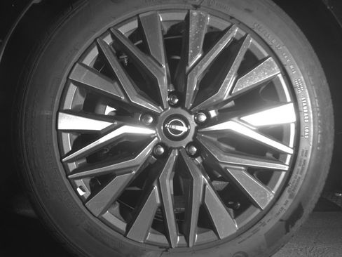 Used 2025 Nissan Altima 2.5 SV image 12