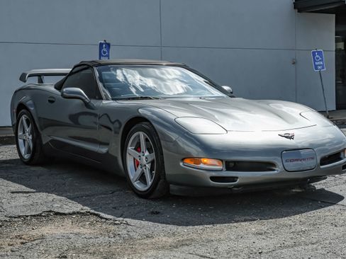 Used 2004 Chevrolet Corvette Convertible w/ Preferred Equipment Group image 7
