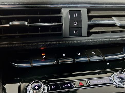 Used 2020 Lincoln Corsair AWD w/ Equipment Group 101A image 17