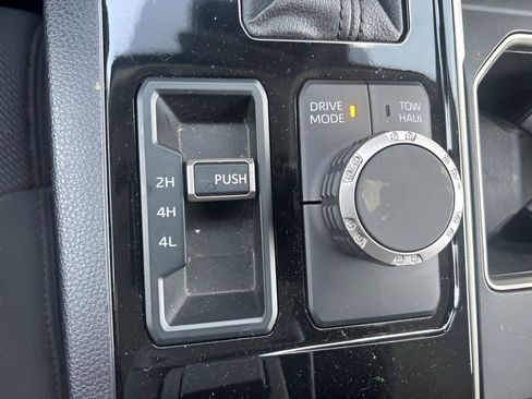 Used 2022 Toyota Tundra SR5 w/ SR5 Convenience Package image 26