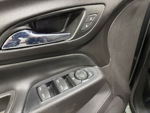 Used 2020 Chevrolet Equinox LT image 19
