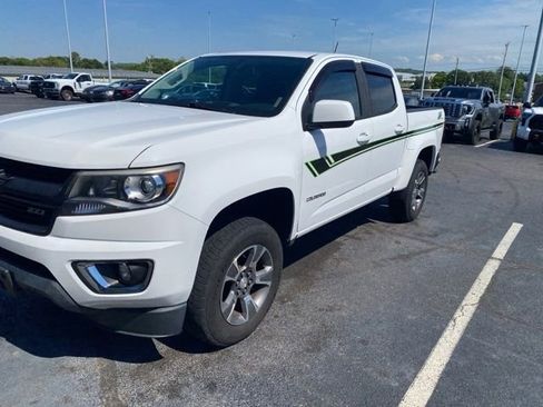 Used 2017 Chevrolet Colorado Z71 AWD/4WD image 2