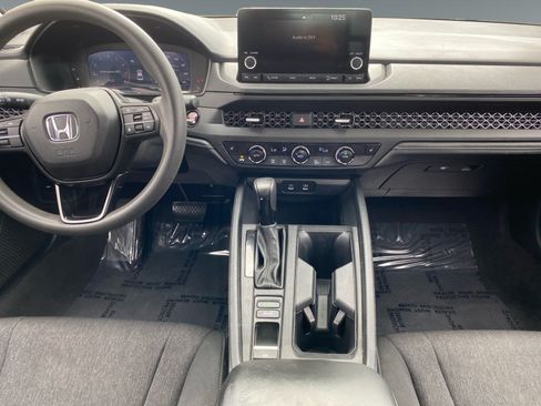 Used 2023 Honda Accord EX image 11