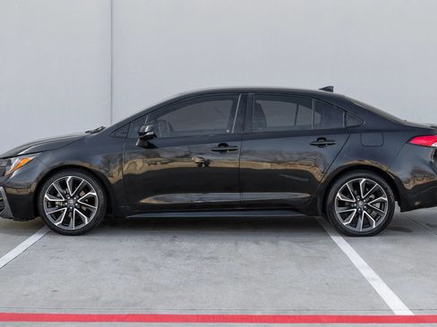 Used 2021 Toyota Corolla SE image 16