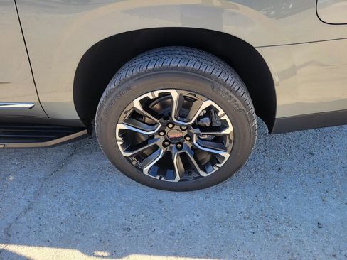 New 2026 GMC Yukon XL Elevation image 10