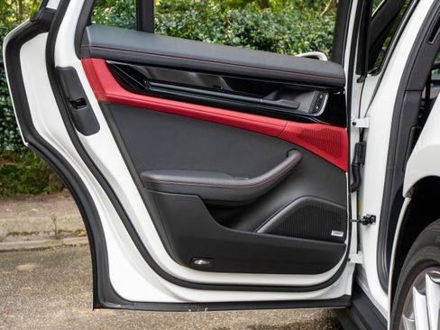 New 2025 Porsche Panamera image 36