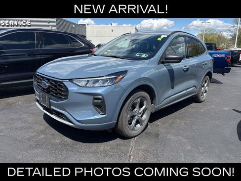 Used 2024 Ford Escape ST-Line AWD/4WD image 2