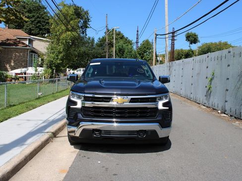 Used 2023 Chevrolet Silverado 1500 LT AWD/4WD image 2
