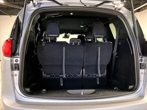 New 2026 Chrysler Voyager LX image 32