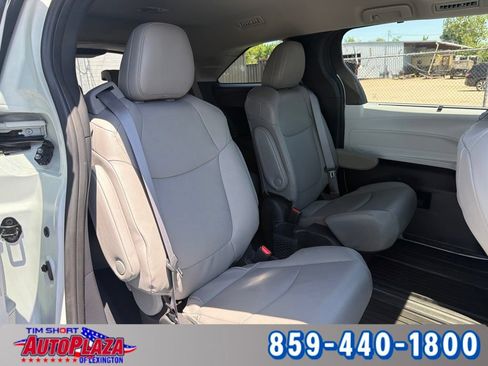 Used 2025 Toyota Sienna XLE w/ XLE Plus Package AWD/4WD image 20