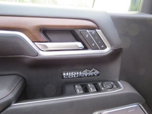 New 2026 Chevrolet Silverado 1500 High Country w/ Technology Package AWD/4WD image 19