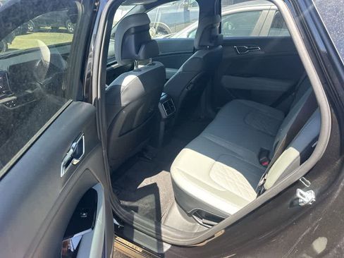 Used 2025 Kia Sportage X-Line AWD/4WD image 7