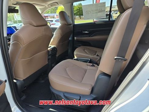 New 2026 Toyota Grand Highlander AWD image 8