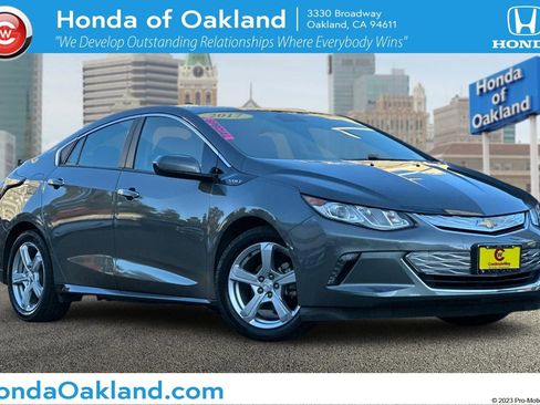 Used 2017 Chevrolet Volt LT image 1