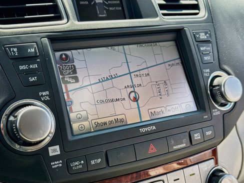 Used 2012 Toyota Highlander Limited w/ Tow Pkg AWD/4WD image 18