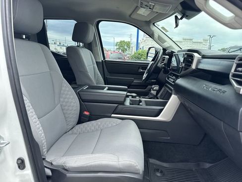 Used 2022 Toyota Tundra SR5 w/ SR5 Convenience Package RWD image 26