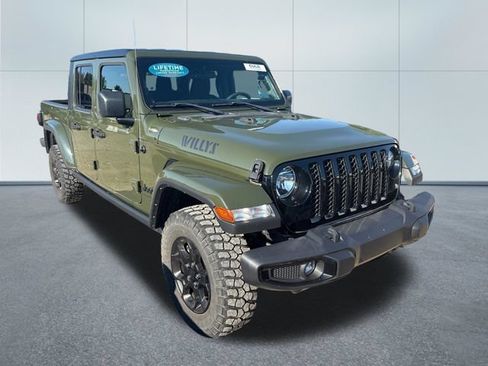 Used 2023 Jeep Gladiator Sport AWD/4WD image 5