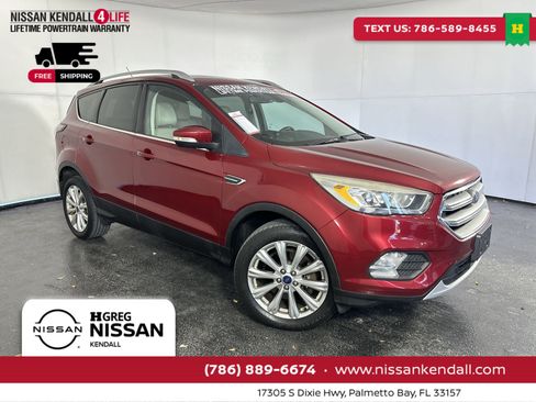 Used 2017 Ford Escape Titanium image 1