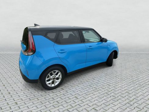 Used 2024 Kia Soul S FWD image 8