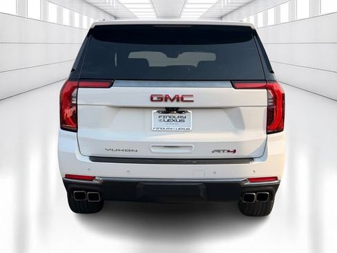 Used 2025 GMC Yukon XL AT4 w/ AT4 Premium Package AWD/4WD image 8
