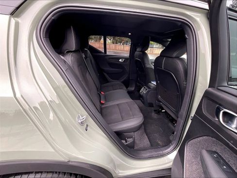 Used 2023 Volvo XC40 Recharge Ultimate image 30