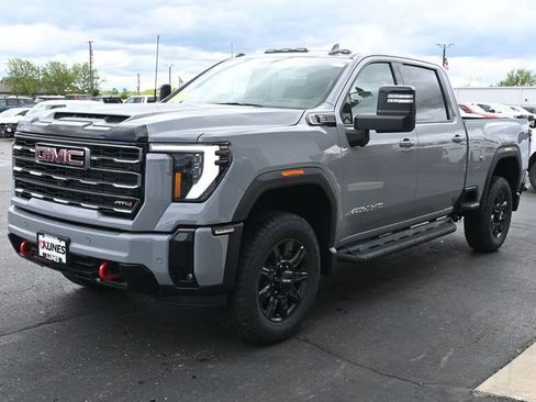 Used 2025 GMC Sierra 3500 AT4 w/ Technology Package image 10