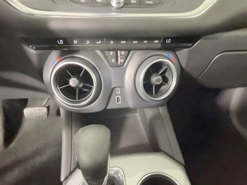 Used 2021 Chevrolet Blazer LT FWD image 31