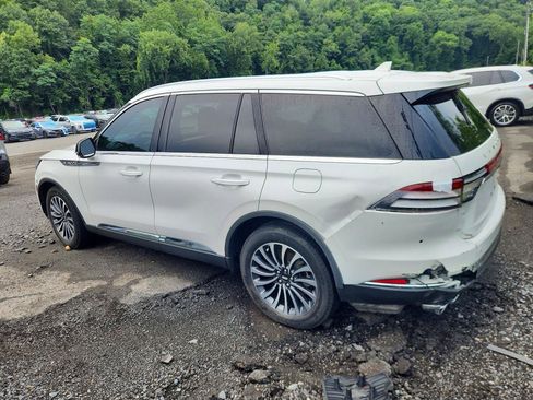 Used 2023 Lincoln Aviator AWD w/ Premium Package image 4