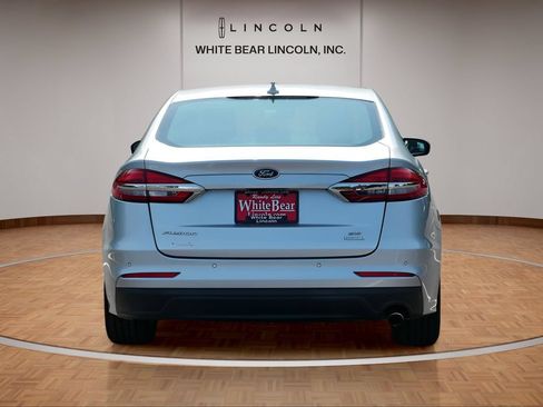 Used 2019 Ford Fusion SE FWD image 6