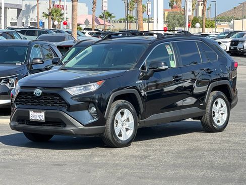 Used 2020 Toyota RAV4 XLE w/ All Weather Liner Package AWD/4WD image 7