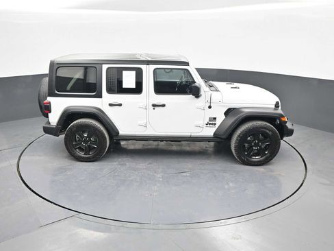 Used 2022 Jeep Wrangler Unlimited Sport AWD/4WD image 32