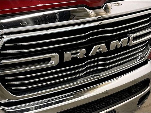 Used 2019 RAM 1500 Laramie RWD image 32