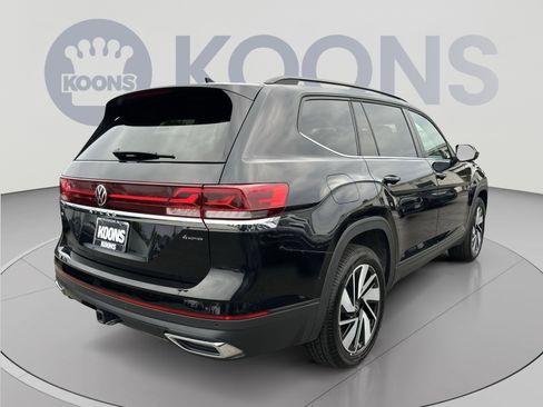 Used 2025 Volkswagen Atlas SE AWD/4WD image 16