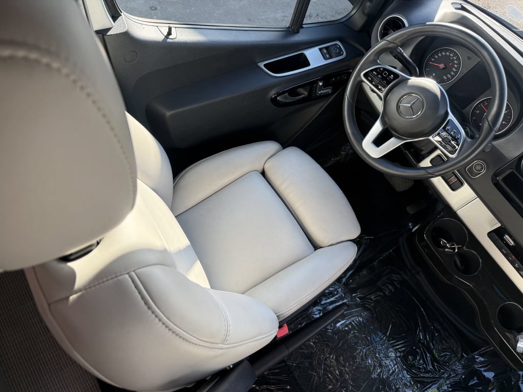 Used 2020 Mercedes-Benz Sprinter 3500 image 38