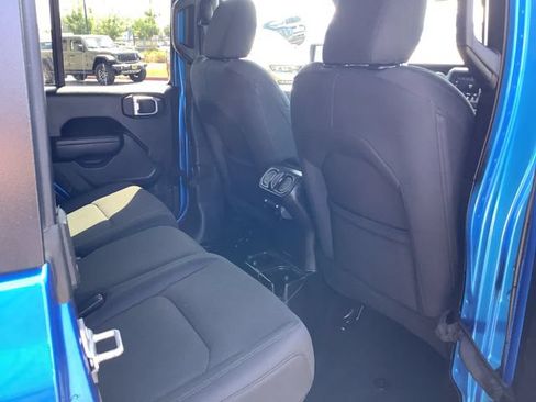 Used 2022 Jeep Gladiator Sport AWD/4WD image 36