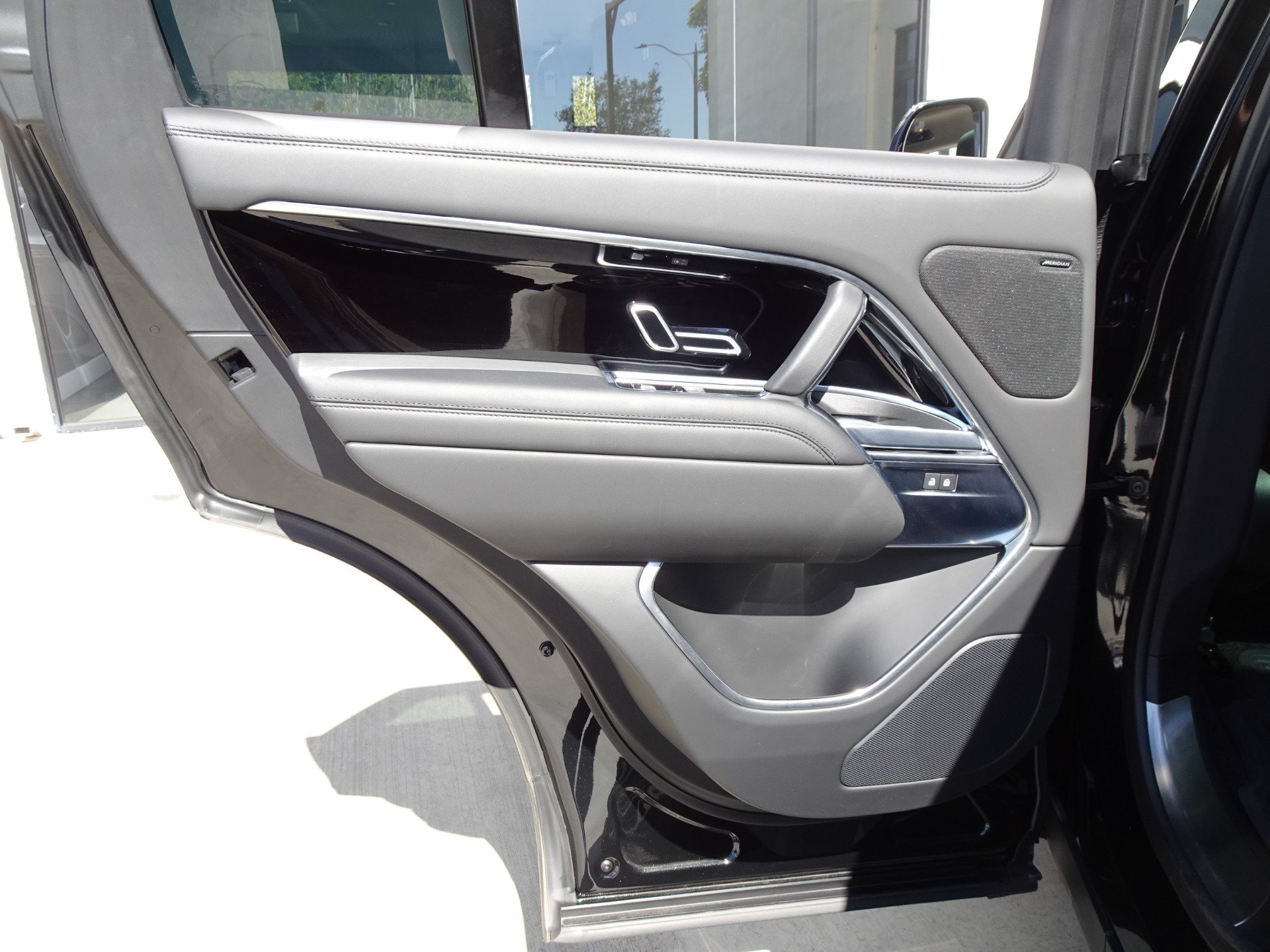 Used 2023 Land Rover Range Rover SE AWD/4WD image 15