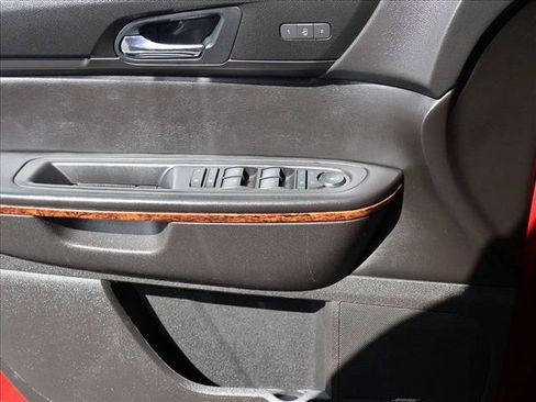 Used 2014 Chevrolet Traverse LTZ AWD/4WD image 12