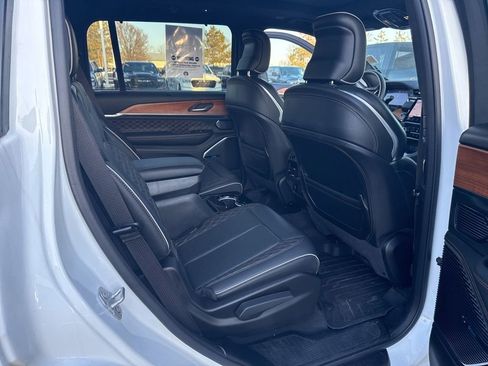 Used 2024 Jeep Grand Cherokee L Summit image 34