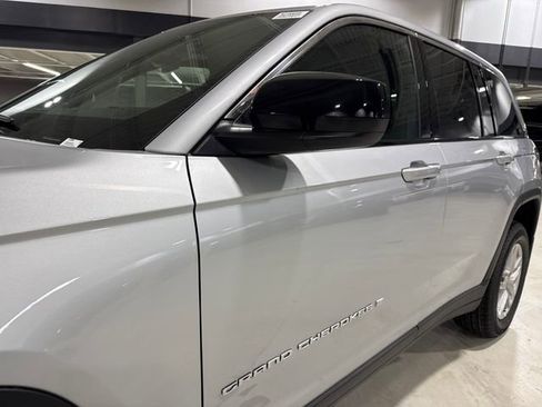 New 2025 Jeep Grand Cherokee Laredo X w/ Luxury Tech Group I image 4