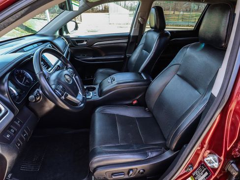 Used 2017 Toyota Highlander Limited image 39