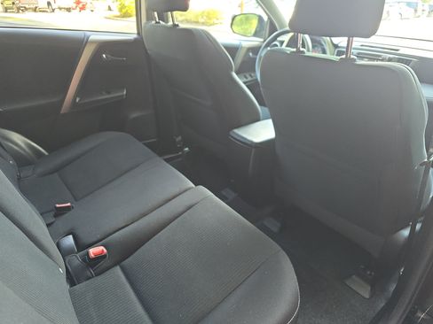 Used 2015 Toyota RAV4 XLE FWD image 11